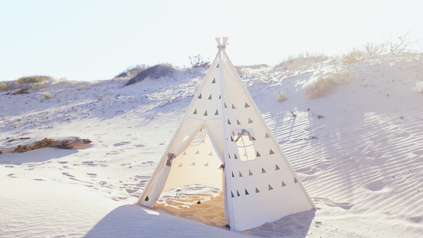 Greer Triangles Tepee with brown mat, Gold Fish Teppe with striped mat, Free delivery in 2 days
