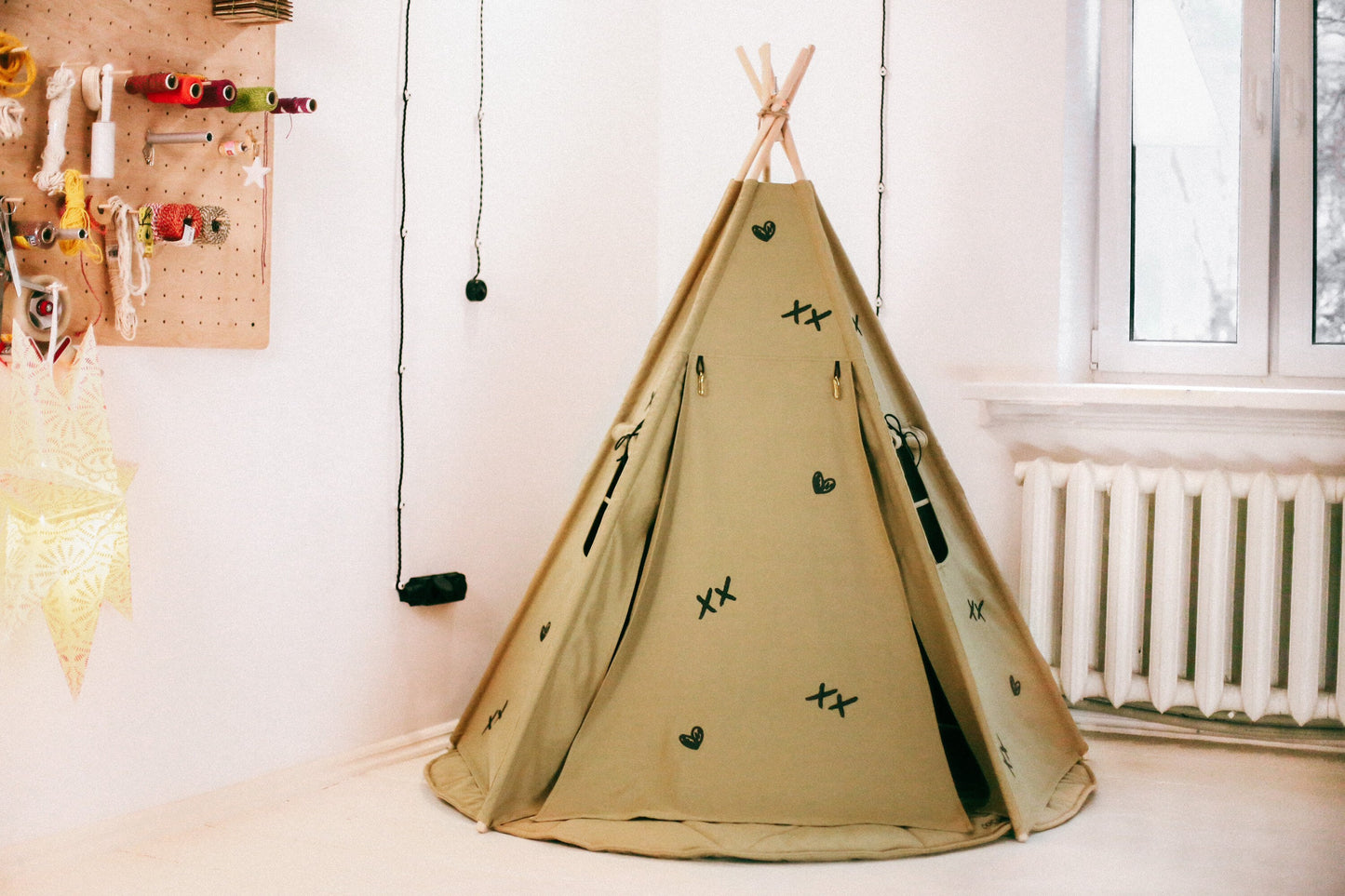 Hearts and Cross teepee tent, 5 sides teepee for kids, round play mat, leather and brass accessories, Christmas gift