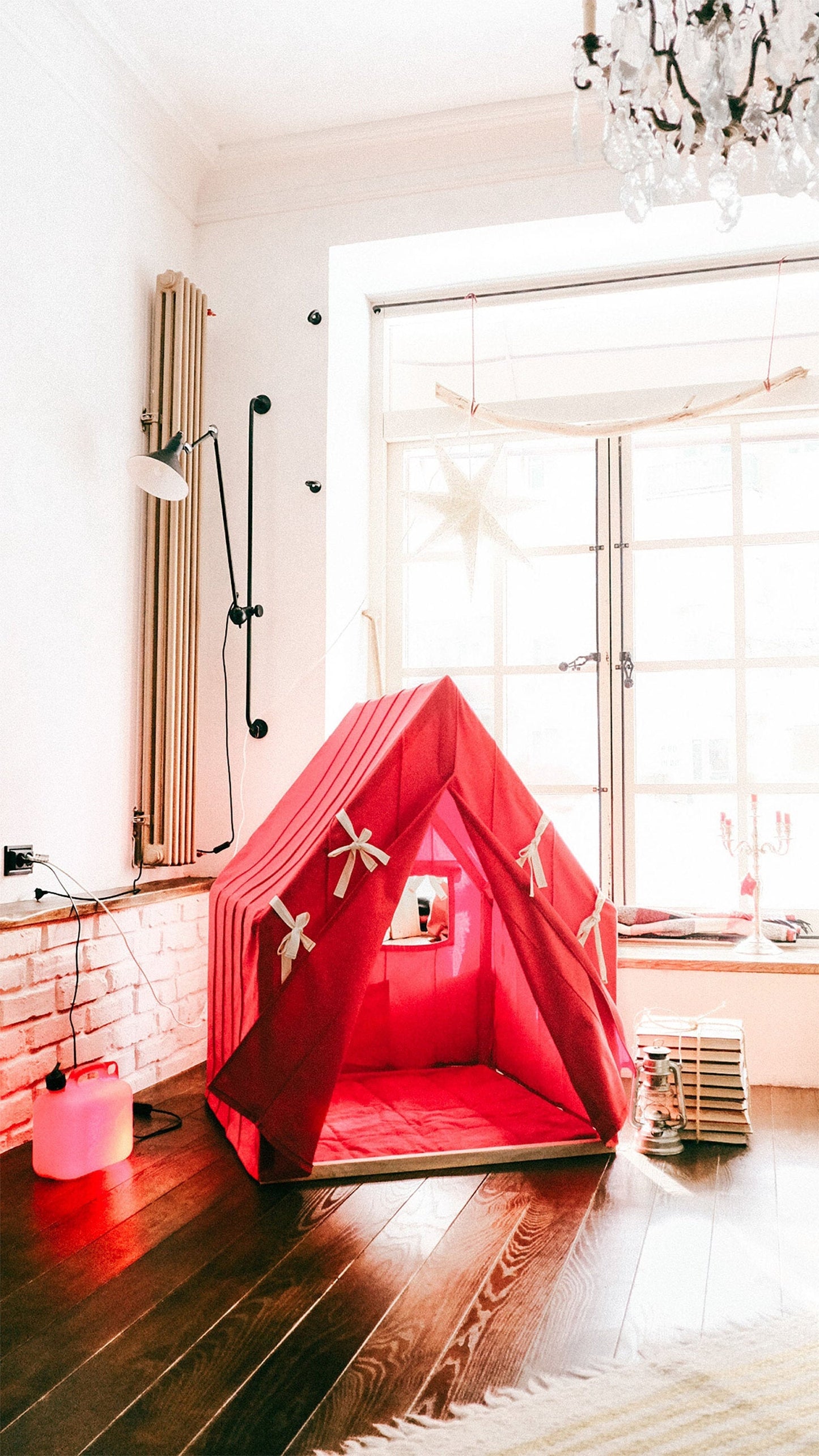 Red play house , teepee for kids, teepee tent