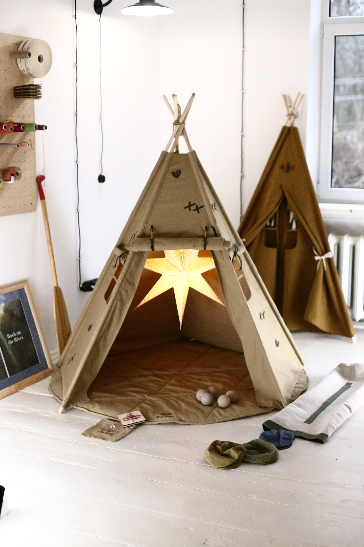 Tiny Tent / Native American Tipis / Best Kids Play Tent / Canvas Playhouse / Apache Teepee / Tiny Teepee / 1st birthday