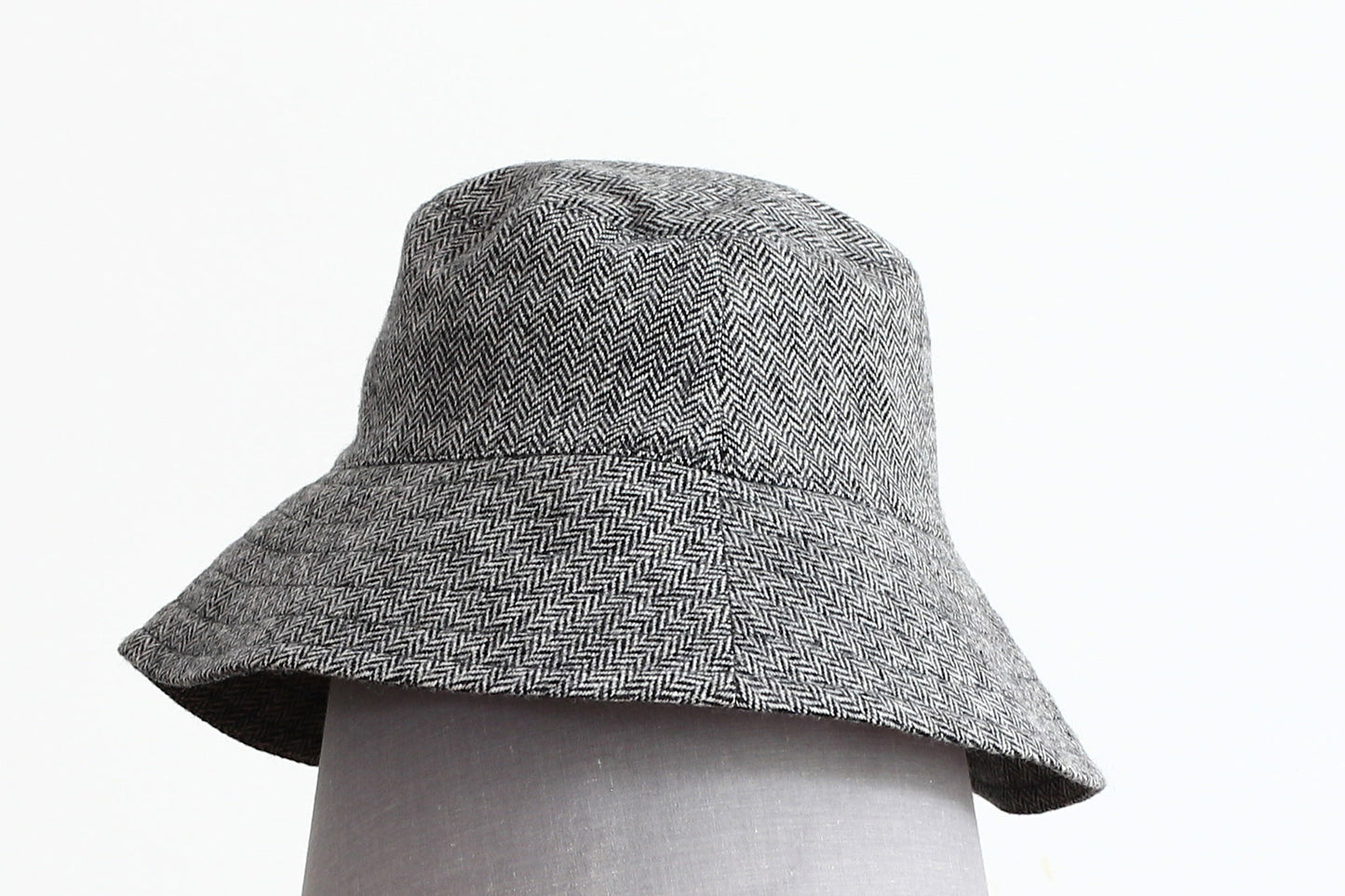 Regular brim liner Black herringbone wool bucket hat