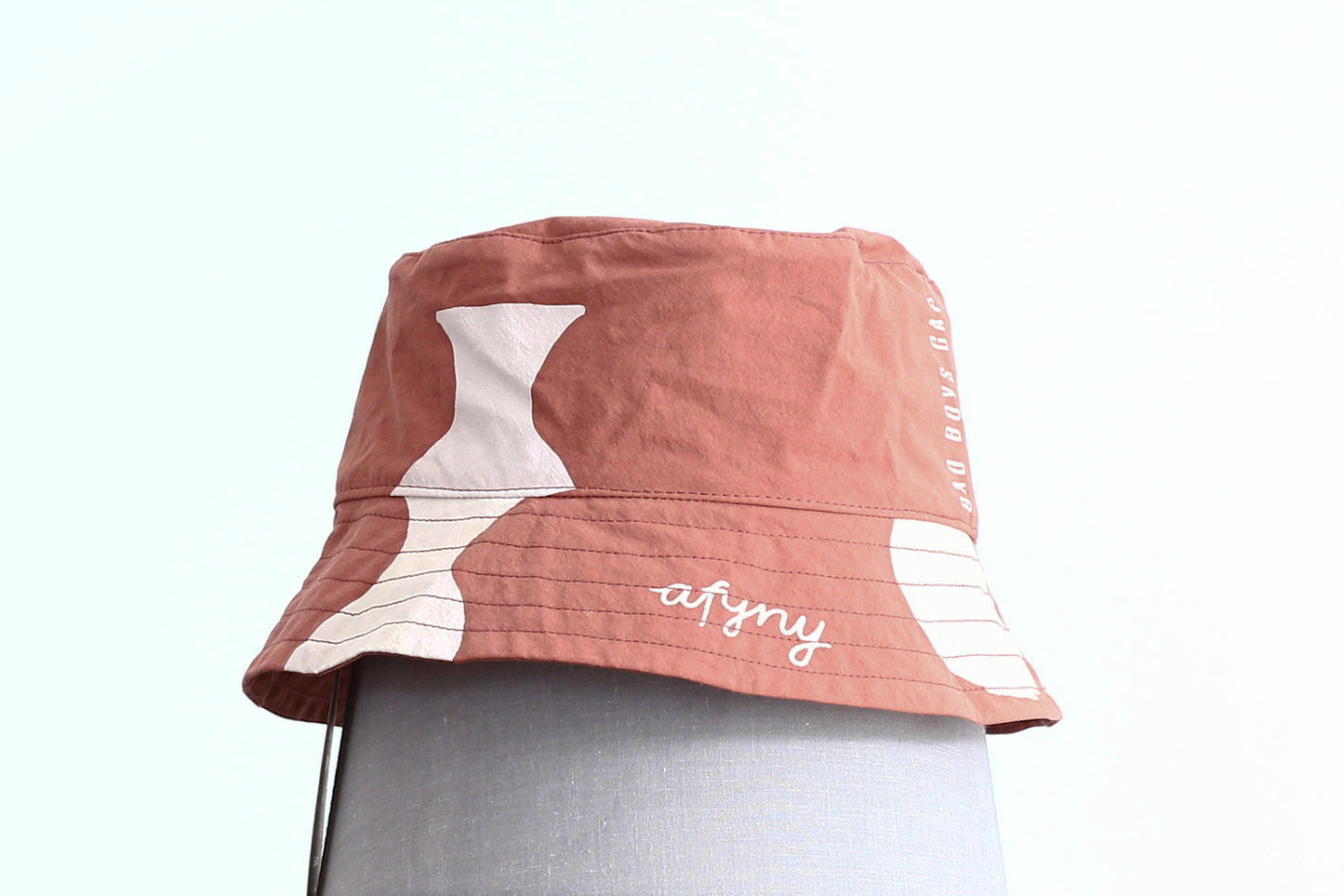 Short brim hand printed thin cotton bucket hat - Maroon Afyny
